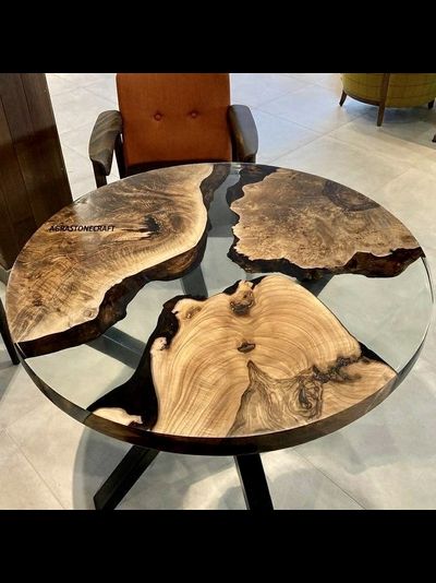 круглый стол из спила с рекой