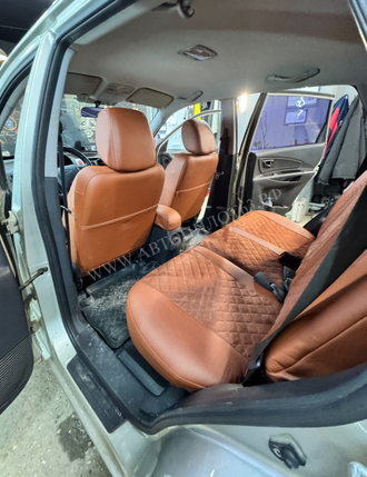 Чехлы на Hyundai Tucson I (2004-2009)