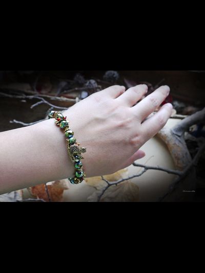 "Солнце и кошка в саду", браслет-талисман с кристаллами и цветами