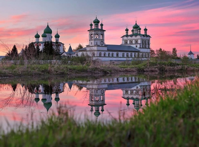 ВЕЛИКИЙ НОВГОРОД, САНКТ-ПЕТЕРБУРГ "Кремль, Дворцы и Святыни Северо-Запада" (копия)
