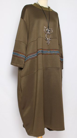 ПЛАТЬЕ БОХО ФУТЕР "Теплое с тесьмой" хаки до р.54