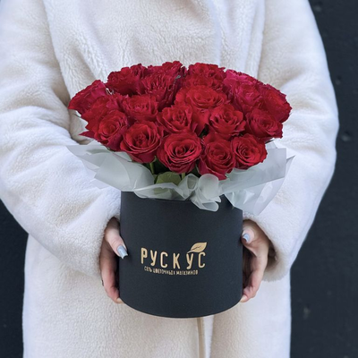 Коробка из 25 красных роз