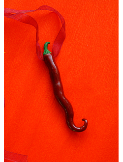 Перчик чили. Авторская подвеска из полимерной глины