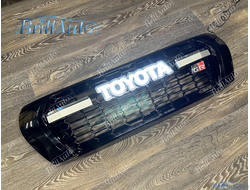 Решетка радиатора Toyota Land Cruiser 200 2007-2015 LED с подсветкой в стиле 300 GR Sport