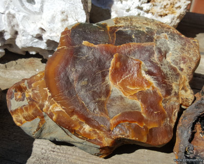 Симбирцит (Кальцит) — галтовка рекой