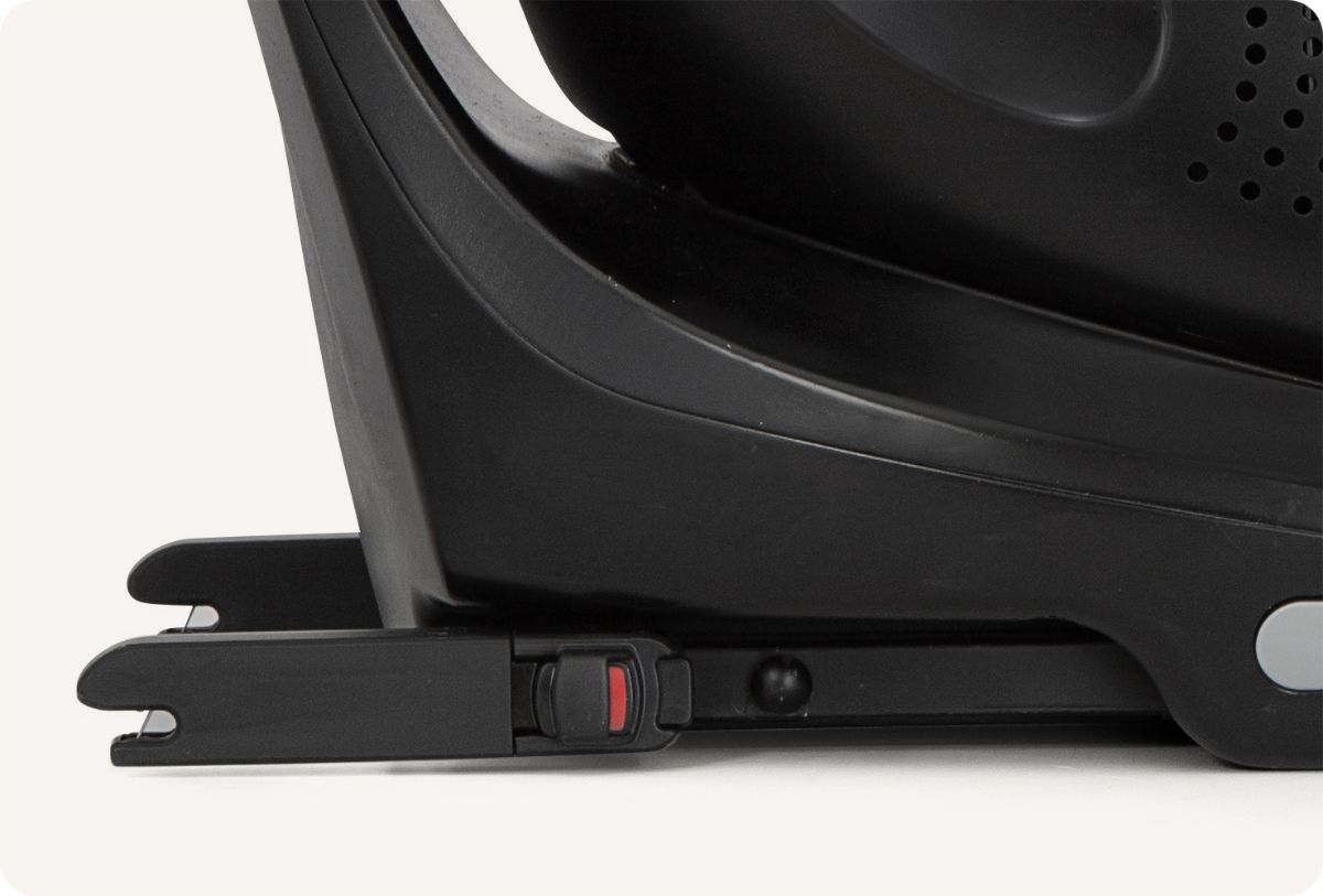  Крепление автокресла Joie i-Pivot Grow осуществляется с помощью системы ISOFIX и опорной ноги