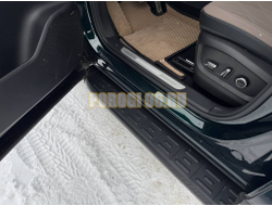 Пороги алюминиевые с пластиковой накладкой (карбон черные) 1720 мм ТСС для Tenet T8 4WD 2025-