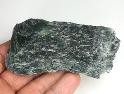 Серпентин, необработанный, дикий образец, Россия, КЧР, Урупский район (90*47*10 мм, 50 г) №37602