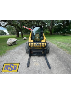 Стекло лобовое на Caterpillar 262d