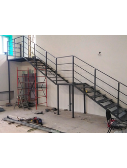 Лестница металлическая (артикул-МЛУ04)