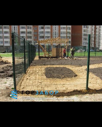 Спортивное ограждение из 3D панелей высота 3м