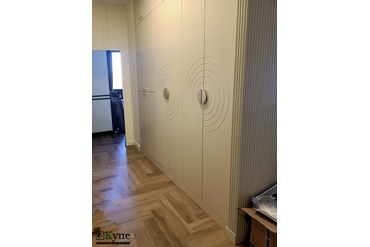 065 Шкаф с распашными дверями. Фасады МДФ