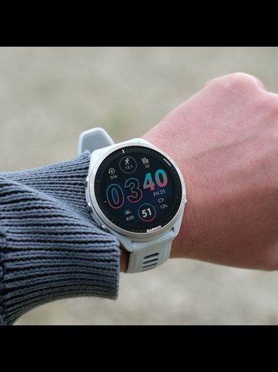 Умные часы Garmin Forerunner 965 Whitestone / Powder Gray Titanium