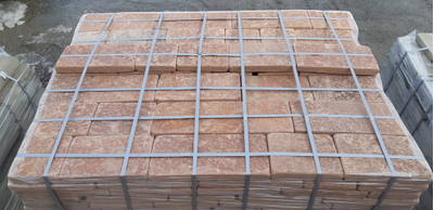 Брусчатка из камня, красная