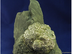 Пирит, конкреция в мергелистой глине. Россия. 150*130*60мм