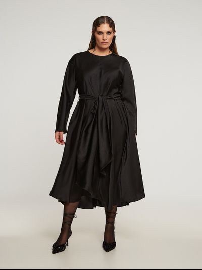 Нарядное платье с поясом