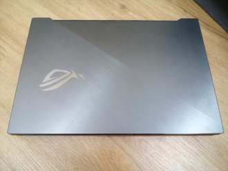 ASUS ROG STRIX SCAR II GL704GW-EV001 ( 17.3 FHD IPS 144HZ I7-8750H RTX2070(8GB) 16GB 1TB + 256SSD )