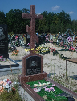 Фото памятника в виде красного креста в СПб