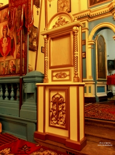 Напольный резной киот