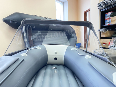 Тент носовой прозрачный Таймень LX 3200 вид из лодки