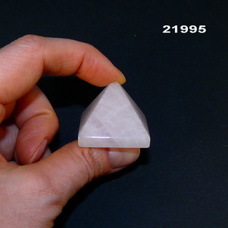 Розовый кварц натуральный (пирамида) арт.21995: 28,4г - 30*30*26мм