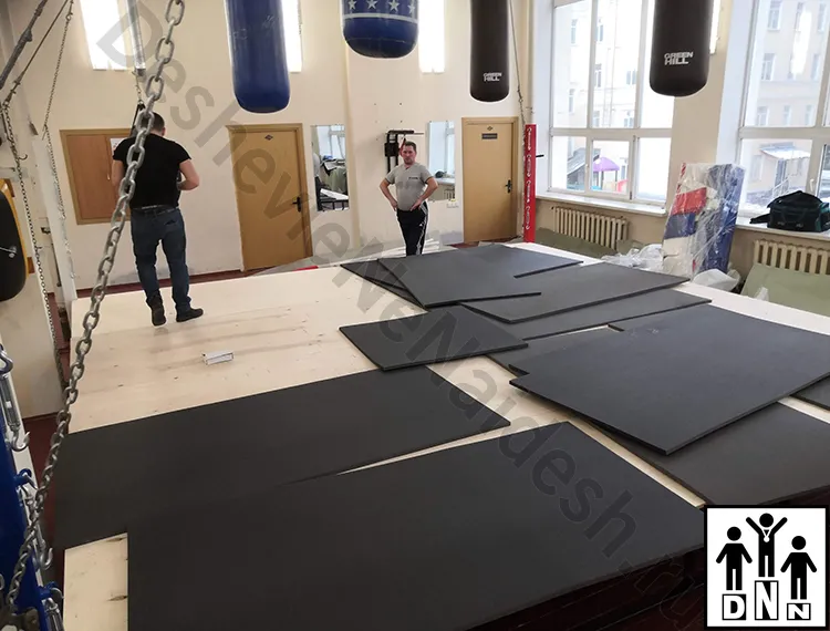 Монтаж ринга на помосте