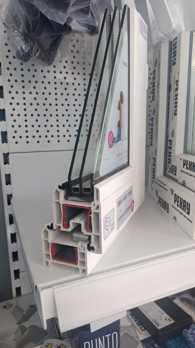 REHAU Blitz ( REHAU Blitz NEW) (REHAU Action_New) 60 ММ Воздушные камеры (раме\створке\импосте)  3 Теплозащита, м²·°С/Вт 0,68- 0,70 Толщина (2.8 мм) Категория-А