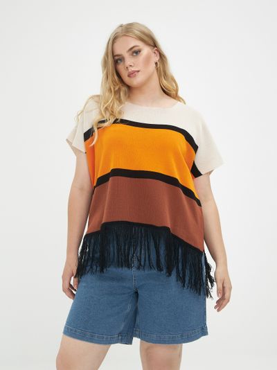 Летний вязанный топ в полоску с бахромой