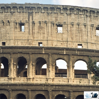 Колизей - древнейший амфитеатр, давший название керамограниту Березакерамика Колизей, часть стены