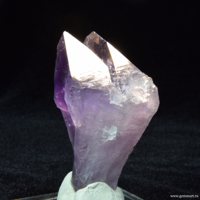 Аметист - кристалл с включениями
