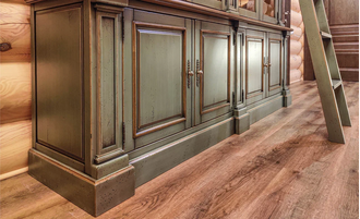 Библиотека модульная закрытая, с лестницей.