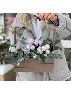 Зимняя композиция в ящике