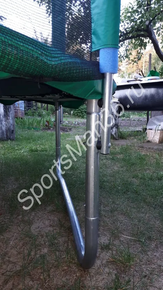 БАТУТ С ЗАЩИТНОЙ СЕТКОЙ «TRAMPOLINE 8» ДИАМЕТР 2,4 М, Защитная сетка высотой 1,7 м  - ножки