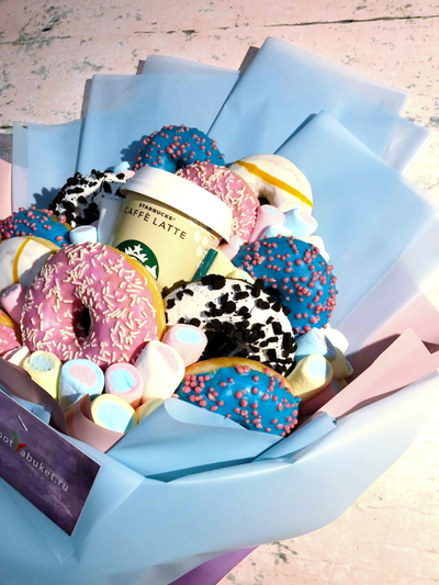 Букет из пончиков с латте