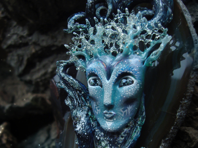 "Луми - Сердце Льдов", коллекционная брошь в стиле фентези