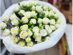 Букет из 9 кустовых роз