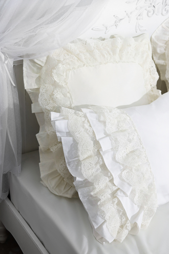 Постельный комплект с оборками и кружевом на сетке "Сливочный"