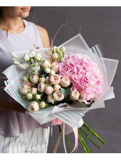 Букет с гортензией