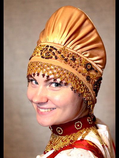 Русский народный женский праздничный головной убор "Сборник".