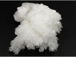 Арагонит белый, коллекционный образец, Мексика (74*65*42 мм, 191 г) №37727