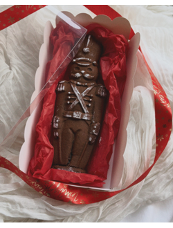 Пряничный гвардеец с черёмухой