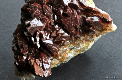 Кварц и гематит. Марокко. 115*74*46мм