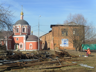 Тёплая весна. Покровский храм на Городне