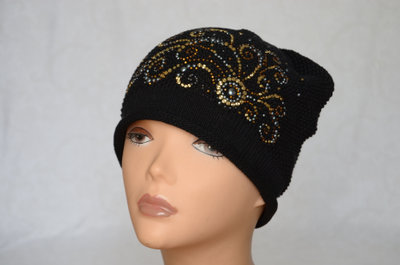Черная женская шапка из хлопка с украшениями фото хлопковых шапок из Италии