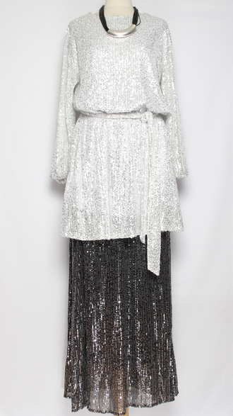 ПЛАТЬЕ-ТУНИКА НАРЯДНОЕ "РАСКЛЕШЕННОЕ ПАЙЕТКИ" белое р.46,50,52