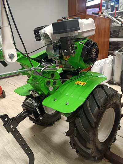 Мотоблок бензиновый Варяг 703Р культиватор с фрезами