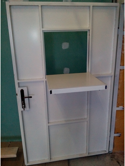 ДВЕРЬ МЕТАЛЛИЧЕСКАЯ С КАССОВЫМ ОКНОМ арт. ДСХ-05