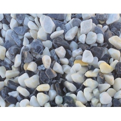 Чёрно-белая мраморная крошка галтованная, фракция 5-10 мм
