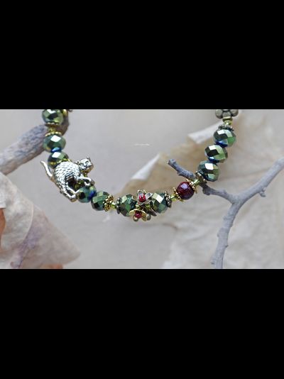 "Солнце и кошка в саду", браслет-талисман с кристаллами и цветами