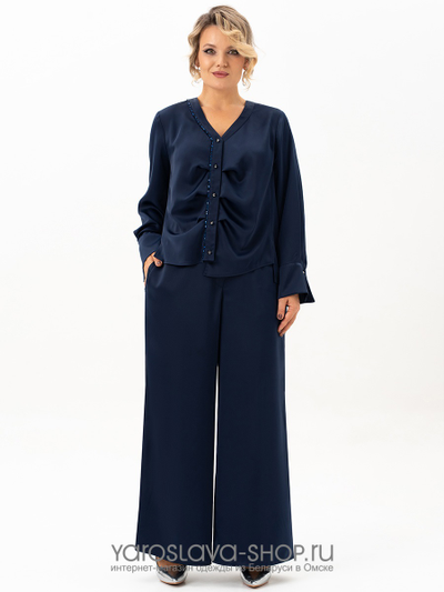 Нарядный брючный костюм в синем цвете